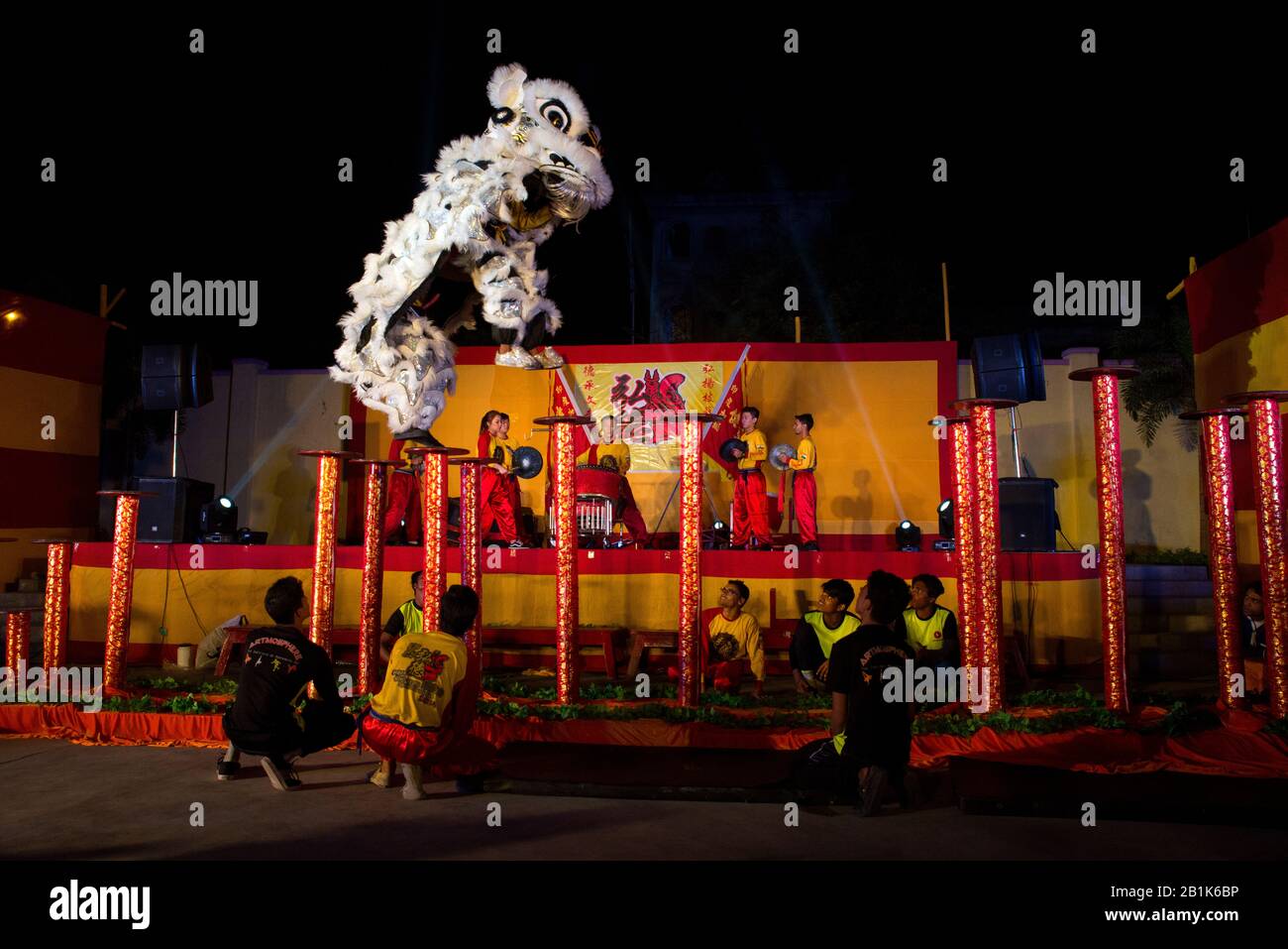 Chinese Dragon Dance Stock Photo - Alamy