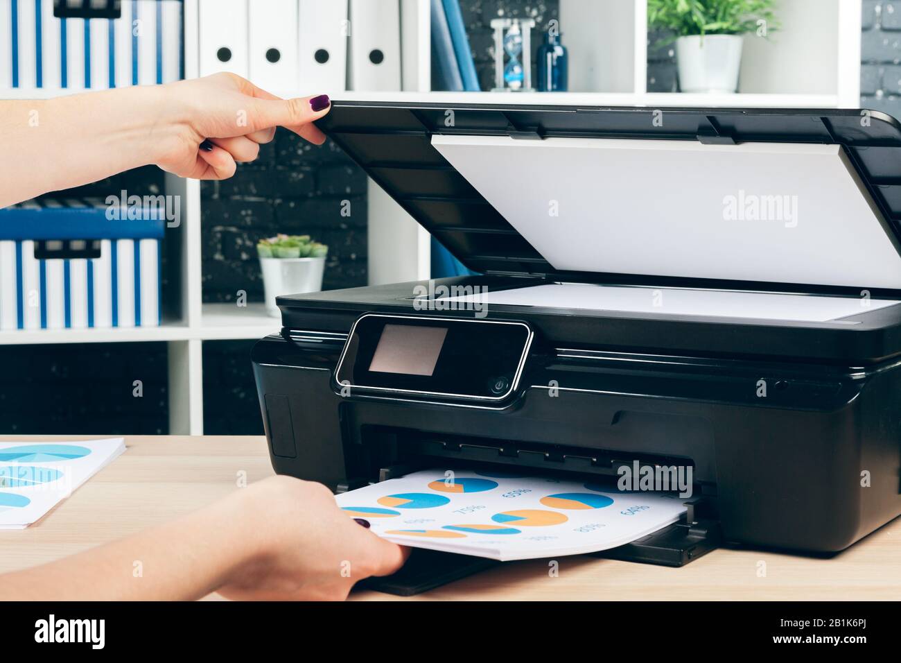 Making photocopies hires stock photography and images Alamy