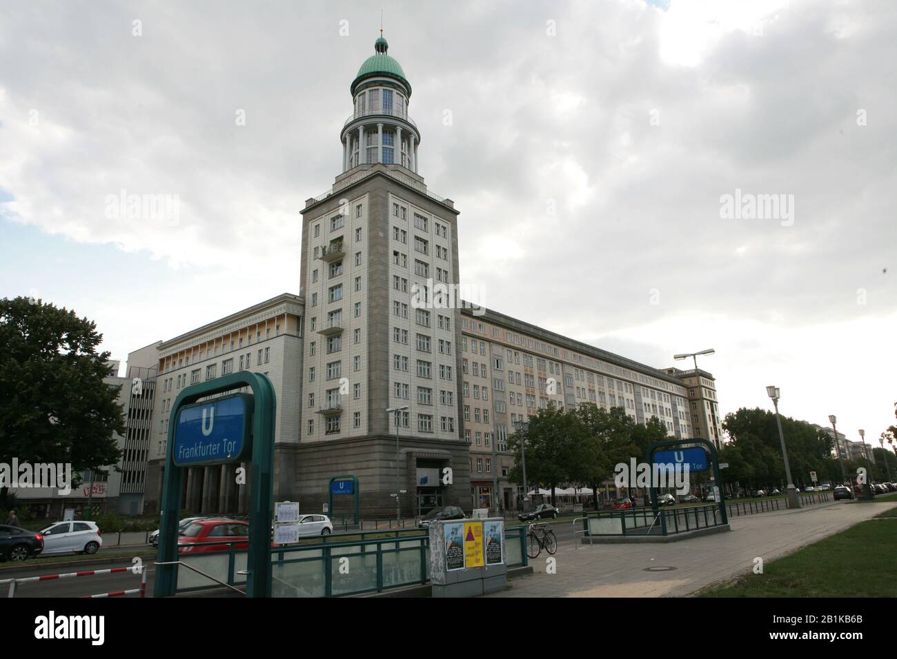 Sozialistische Monumentalbauten am Frankfurter Tor, Berlin-Friedrichshain, Deutschland Stock Photo