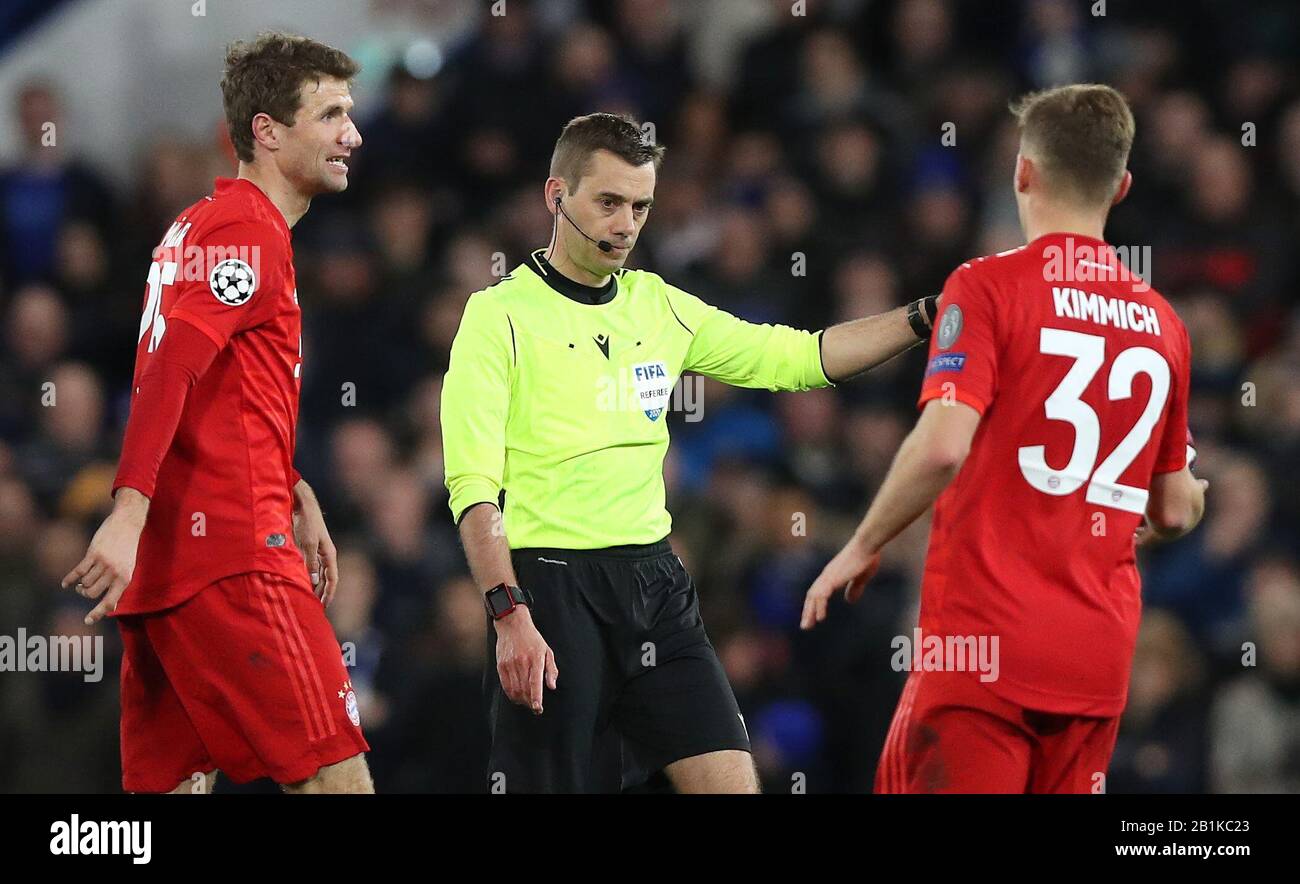 London Grossbritannien 25th Feb 2020 Firo 25 02 2020 Football Soccer Uefa Champions League Cl Season 2019 2020 Ucl Round Of 16 First Leg Fc Chelsea Fcb Fc Bayern Munich Muenchen 0 3 Referee