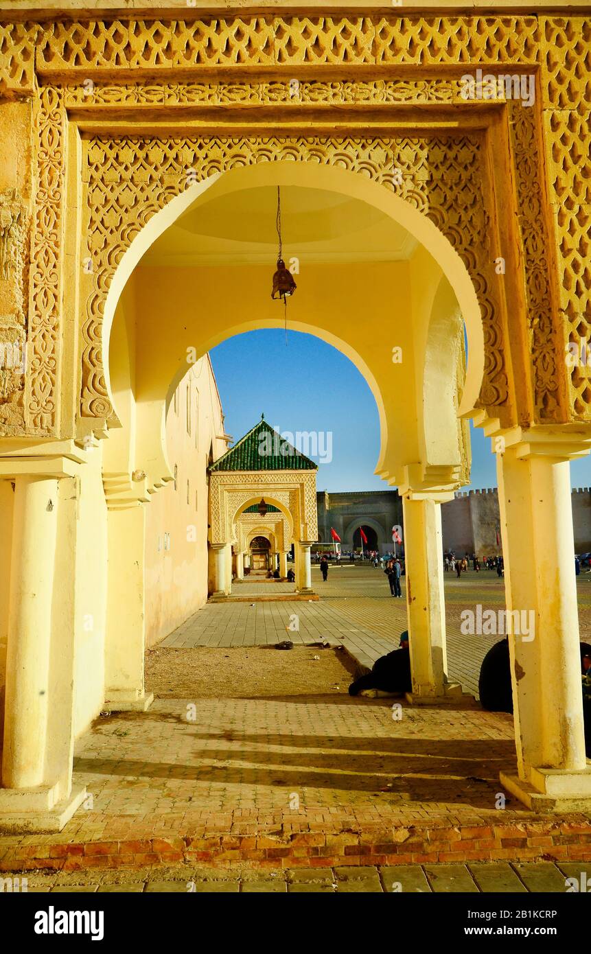 Morocco, Meknes, place el.Hedim with view to Bab el-Mansour Stock Photo