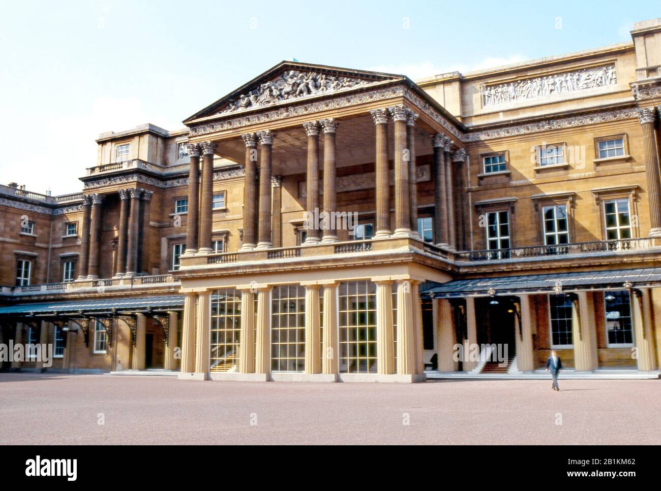 Inner courtyard of Buckingham Palace, London, England Stock Photo Alamy