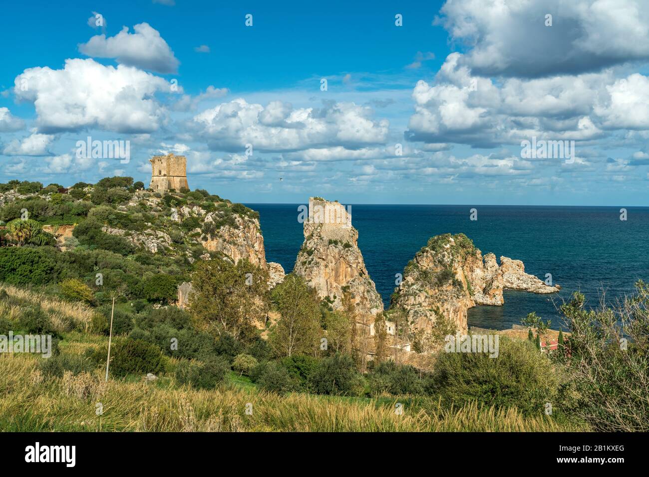 Wachturm auf den Klippen von Scopello, Sizilien, Italien, Europa  |  watch tower on the cliffs of  Scopello, Sicily, Italy, Europe Stock Photo
