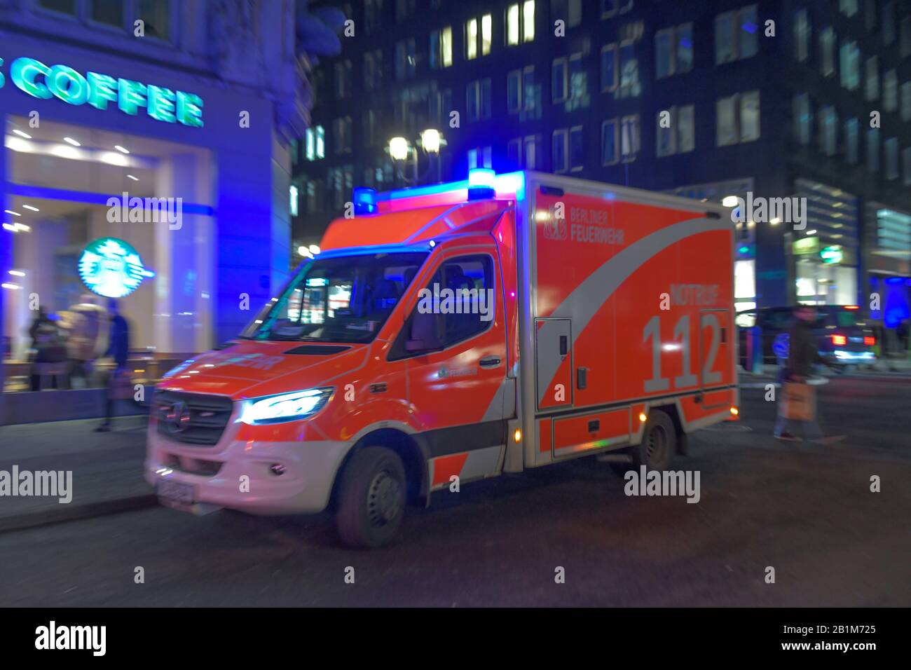 Rettungswagen der Berliner Feuerwehr, Friedrichstraße, Mitte, Berlin, Deutschland Stock Photo