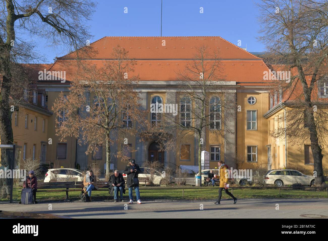 Gemeindehaus der Paulusgemeinde Zehlendorf, Teltower Damm, Steglitz-Zehlendorf, Berlin, Deutschland Stock Photo