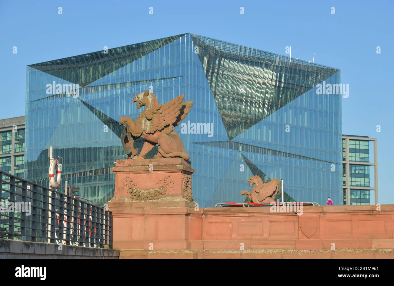Moltkebrücke, Cube Berlin, Washingtonplatz Mitte, Berlin, Deutschland Stock Photo