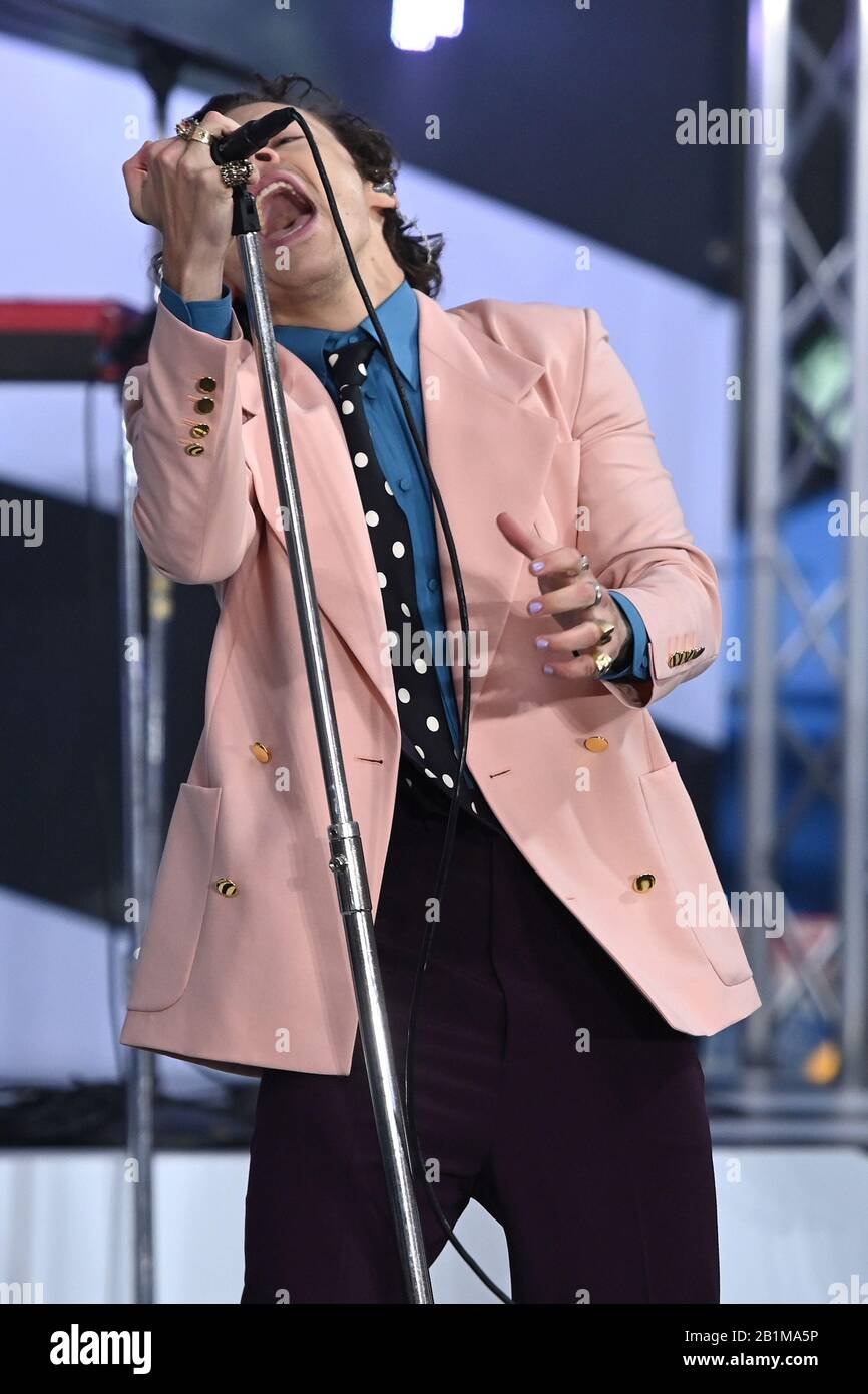 Singer Harry Styles performs live on NBC’s TODAY show at Rockefeller Plaza in New York, NY, February 26, 2020. (Photo by Anthony Behar/Sipa USA) Stock Photo
