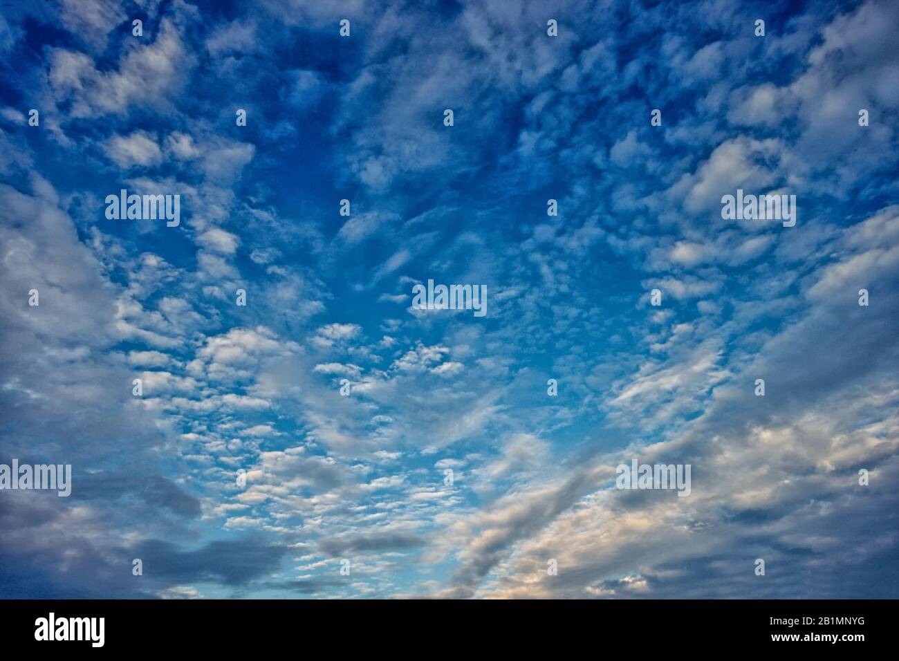 Himmel mit Wolken classic-blue Stock Photo