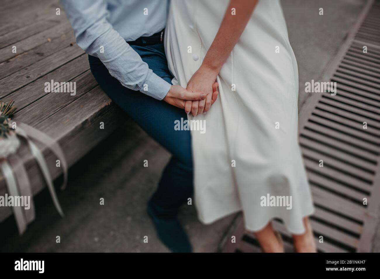 Couple holding each other tightly hi-res stock photography and images ...