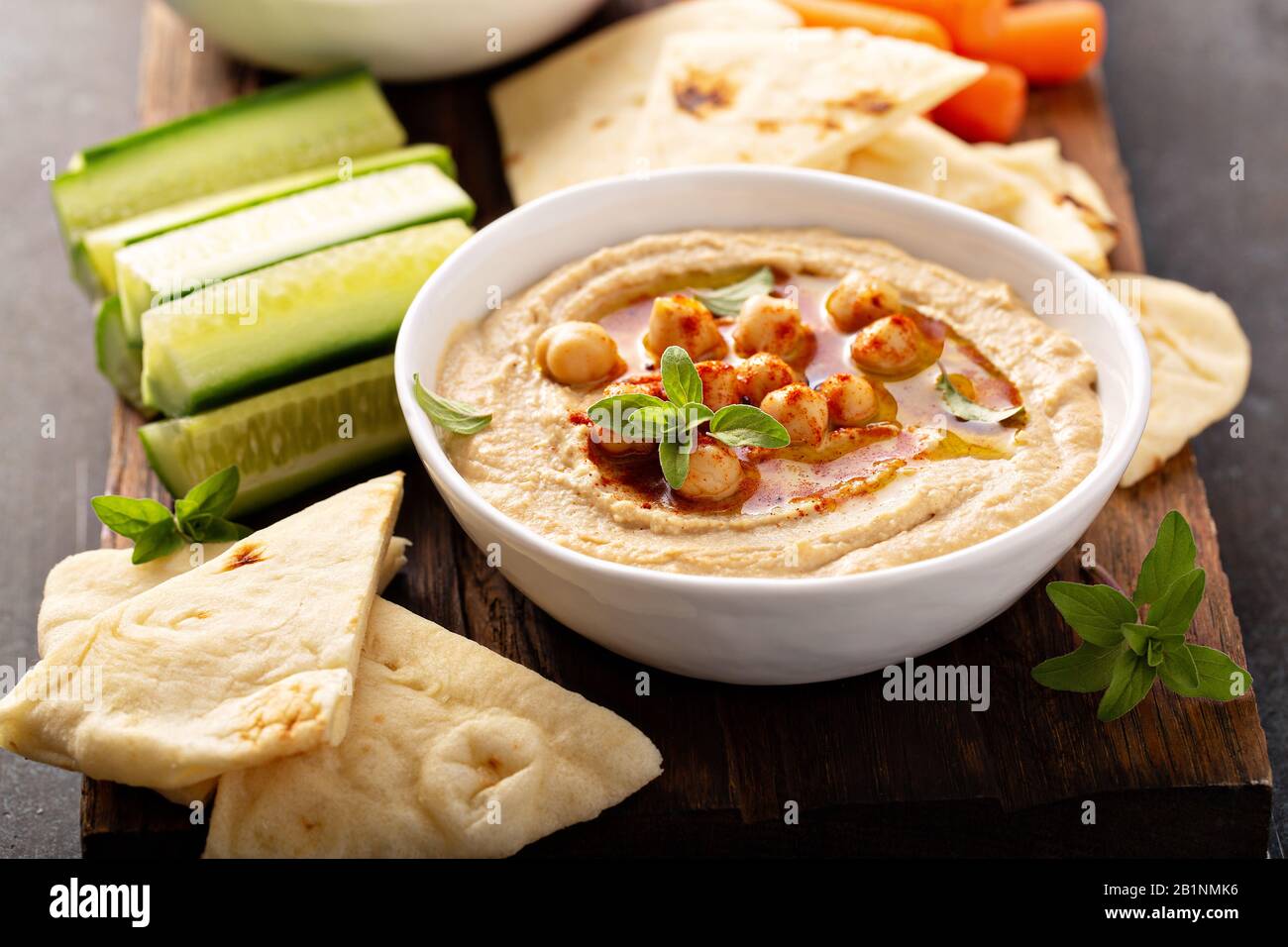 Homemade hummus with flatbread Stock Photo Alamy