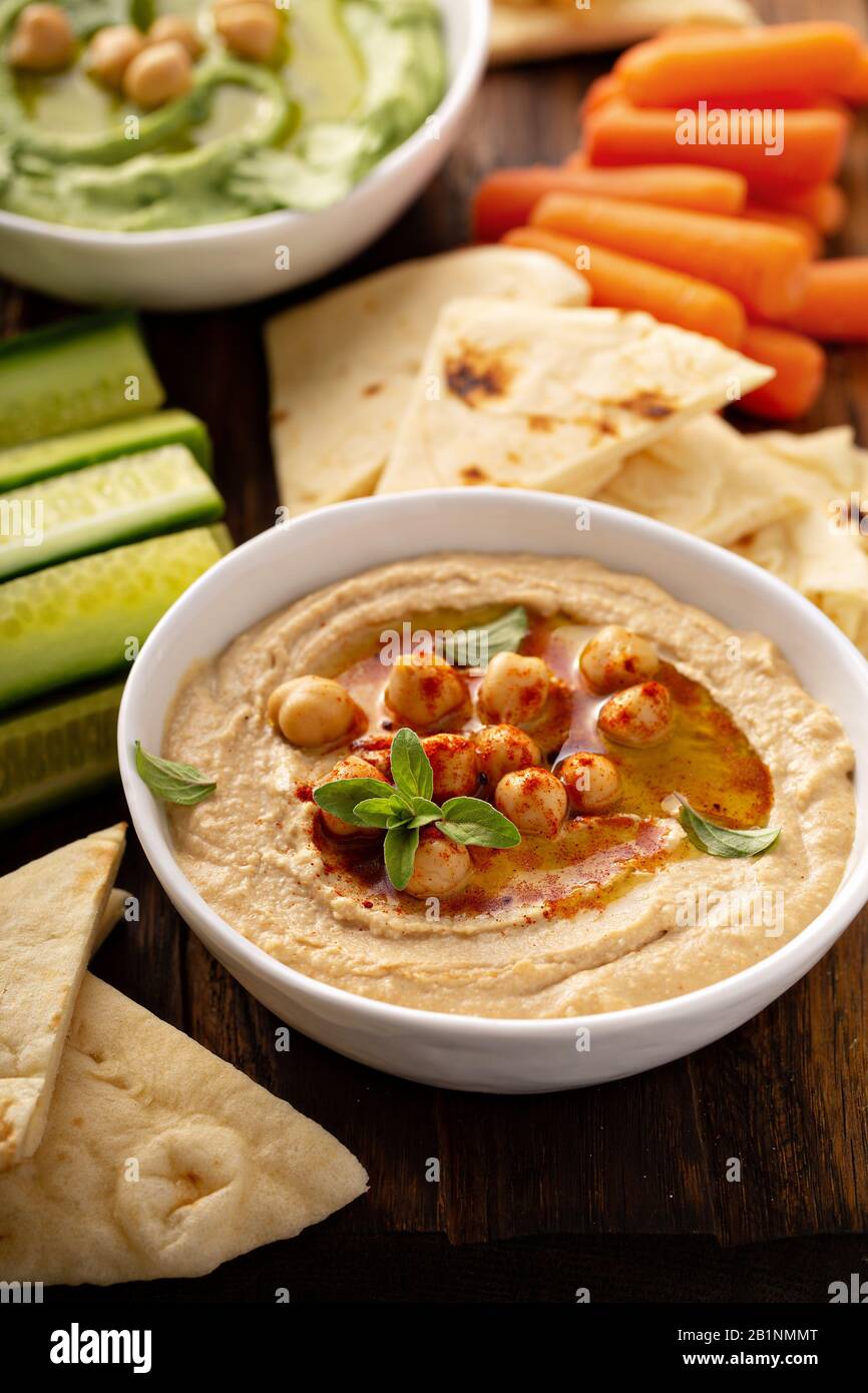 Homemade hummus with flatbread Stock Photo Alamy
