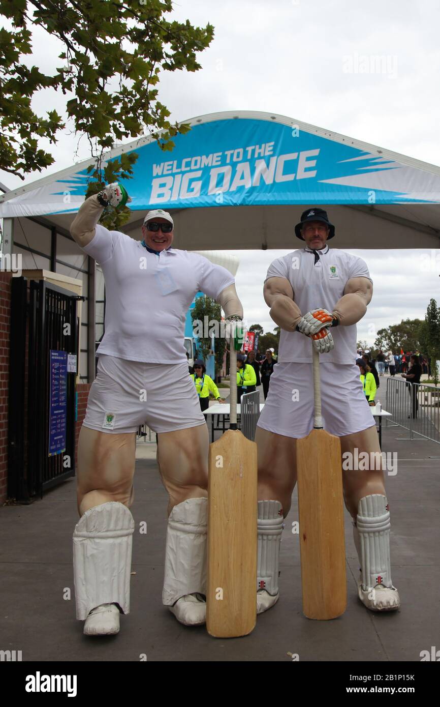 Junction Oval, Melbourne, Australia. 27th Feb, 2020. ICC Womens T20 World Cup Game 09-India Women Playing New Zealand Women-Australian Cricket Mascots greeting the crowd at the entrance to the ground.During the Game-Image Credit: brett keating/Alamy Live News Stock Photo