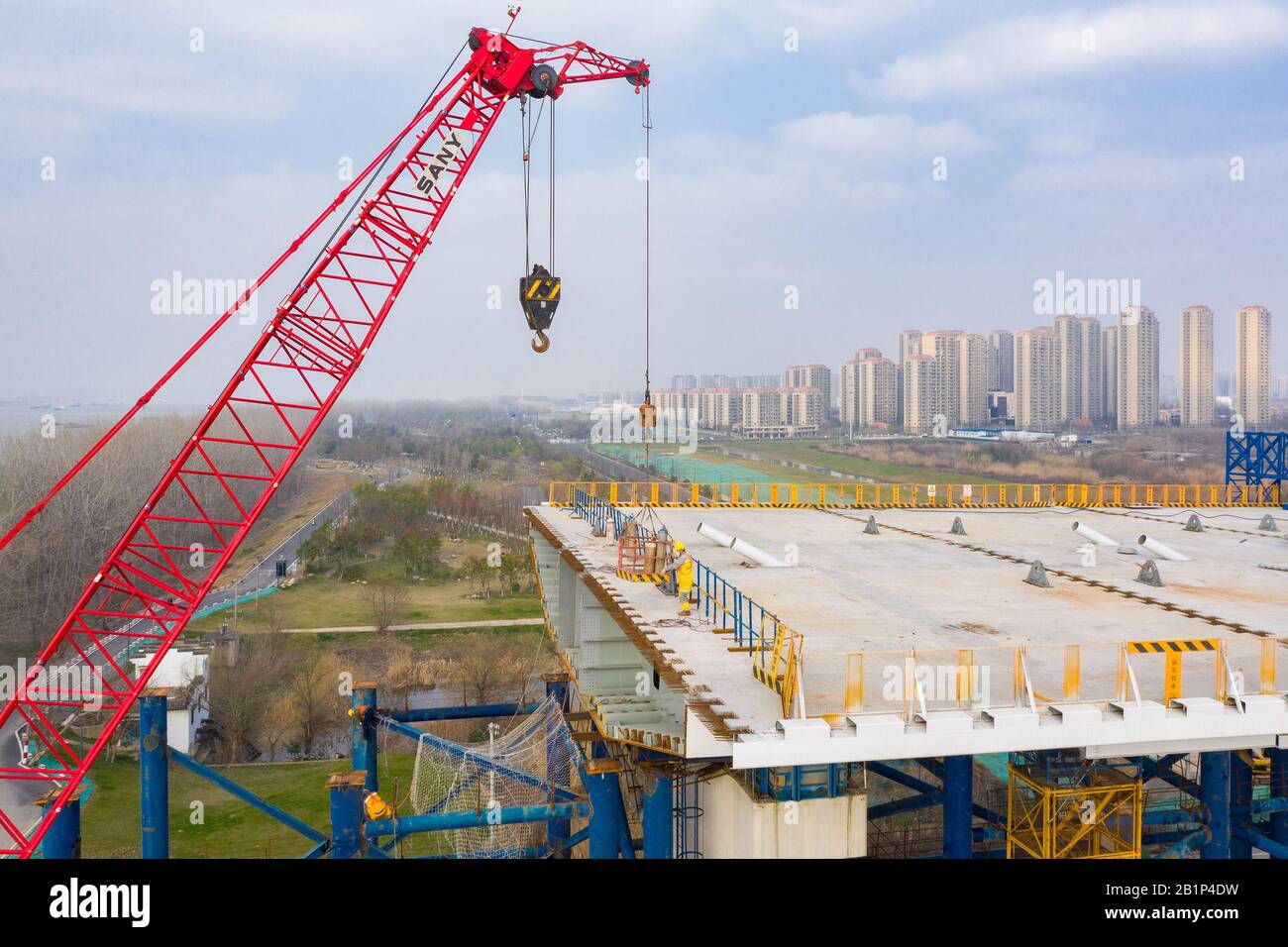 Jiangsu Jiangsu China 27th Feb 2020 Jiangsu China Construction Workers Work On The Construction Site Of The Fifth Yangtze River Bridge In Nanjing East China S Jiangsu Province Feb 26 2020 Recently While Doing A