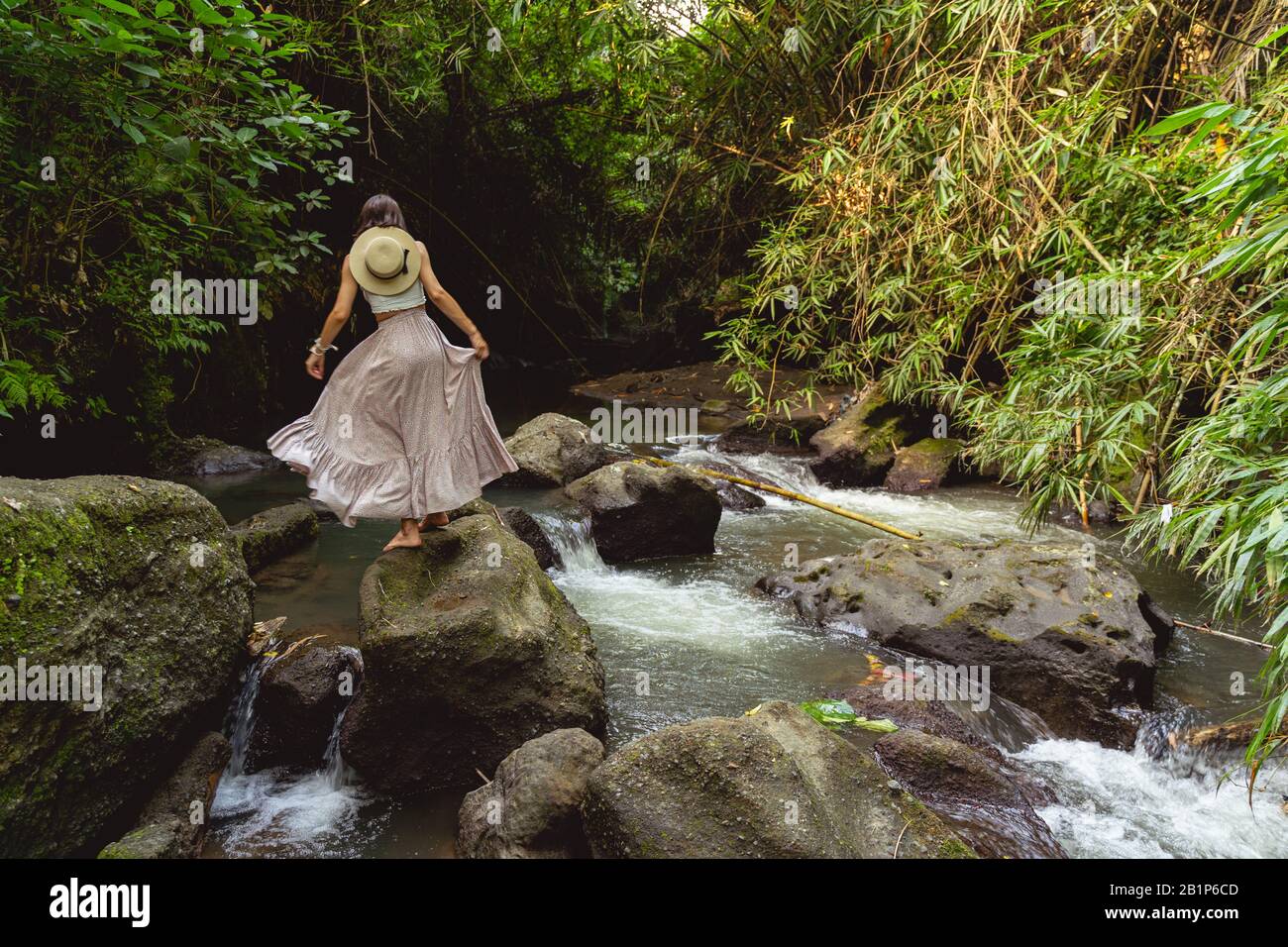 Walking barefoot grass asian hi-res stock photography and images - Alamy