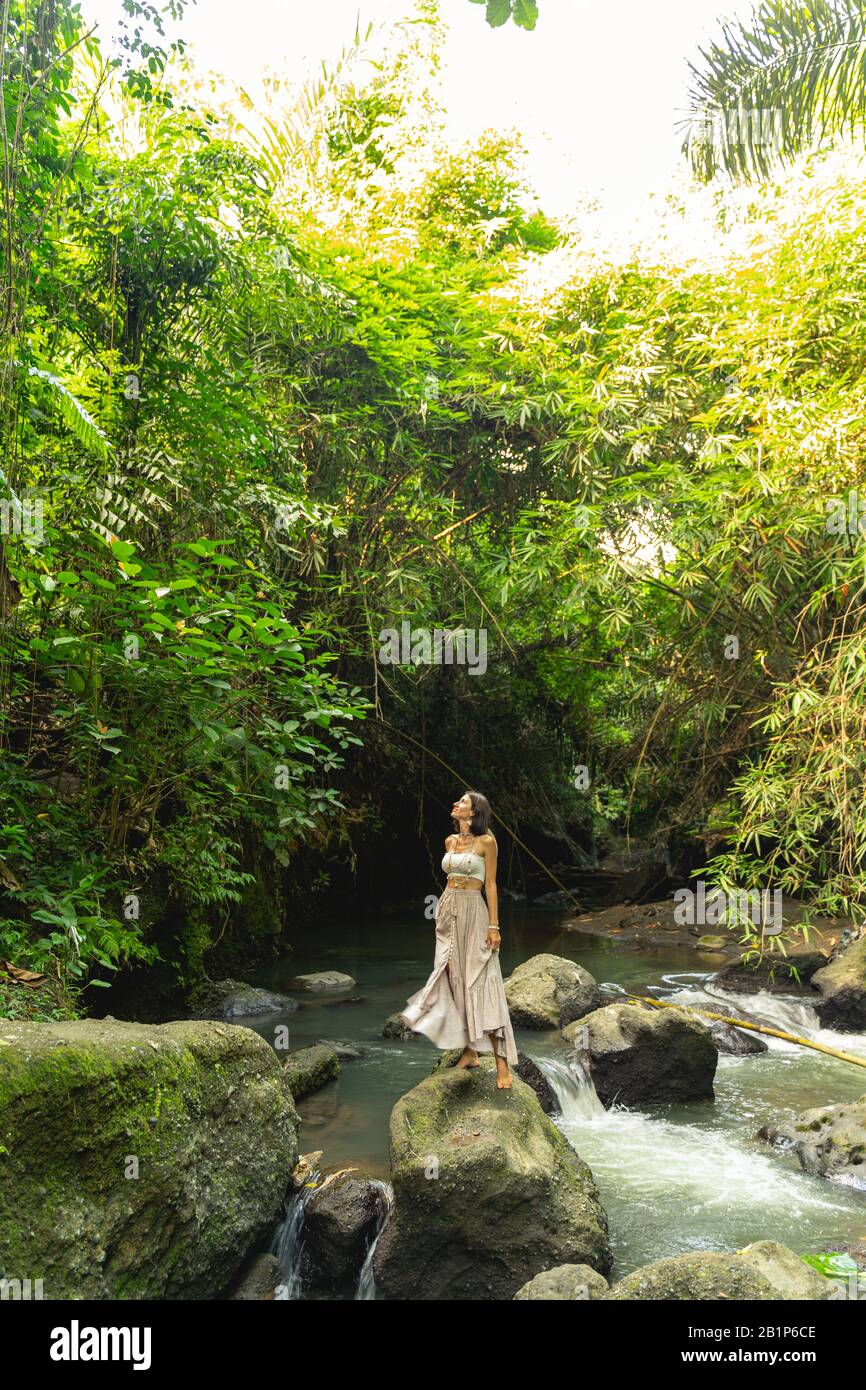 Walking barefoot grass asian hi-res stock photography and images - Alamy