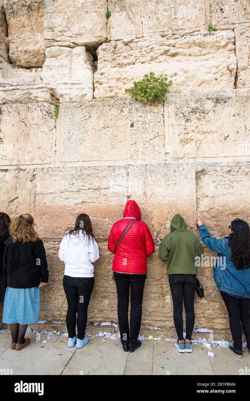 Praying at the wailing wall, Jerusalem, Israel Stock Photo