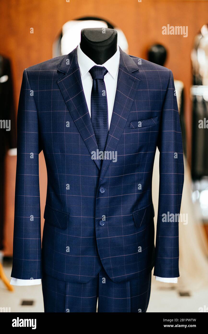 https://c8.alamy.com/comp/2B1PWTW/a-tailor-made-suit-2B1PWTW.jpg