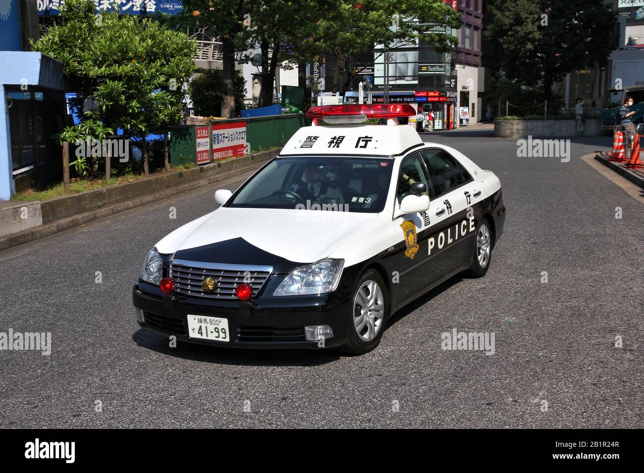 カヨコ pp TOKYO, JAPAN - MAY 11, 2012: Police car Toyota Crown in