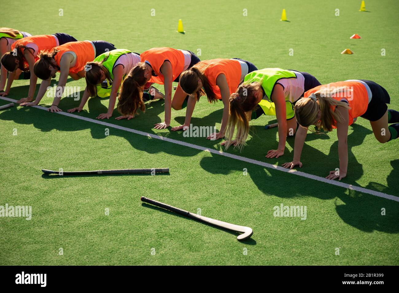 Спортивные занятия. Ловкость в спорте. Ходьба на бревне гимнастика. Competition exercises. Фитнес.