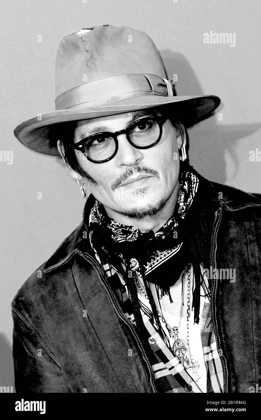 Celebrity glasses black leather jacket hi-res stock photography and images  - Alamy