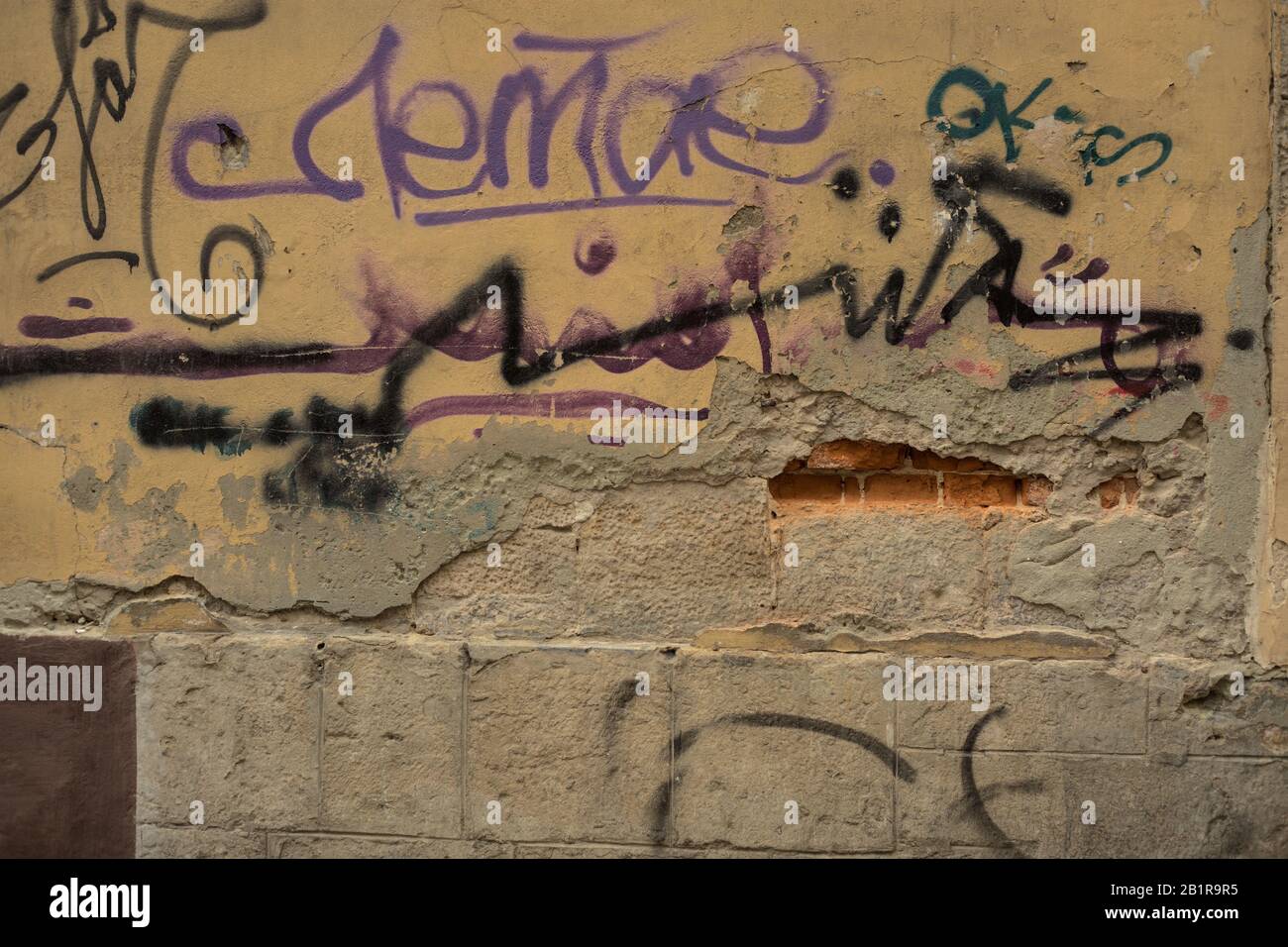 Old stone wall background, brick wall grunge texture close up Stock ...