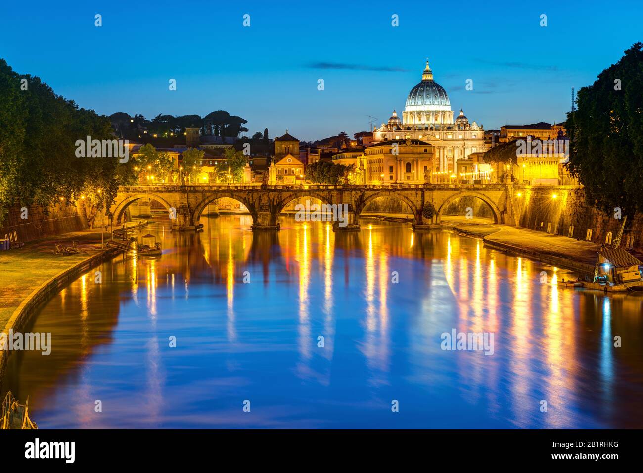 Night landscape italy hi-res stock photography and images - Alamy