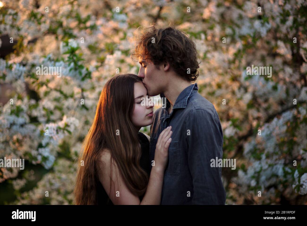 Old man kiss young hi-res stock photography and images - Alamy