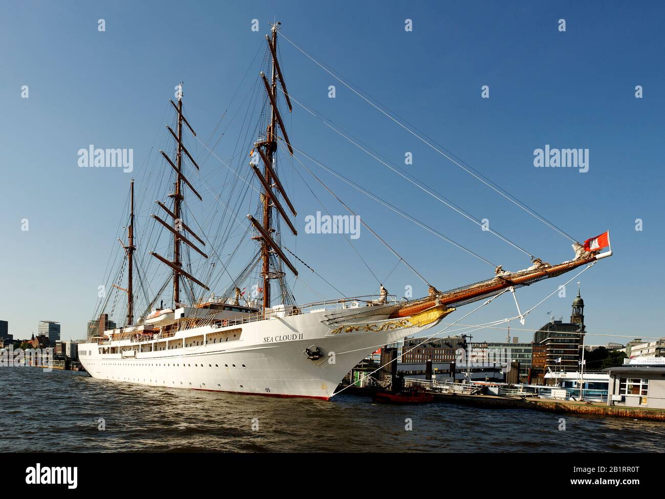 Luxus-Segelyacht SEA CLOUD II, Lifestyle und maritimes Flair im City- und Sportboothafen Hamburg, Neustadt, Hansestadt Hamburg, Deutschland, Stock Photo