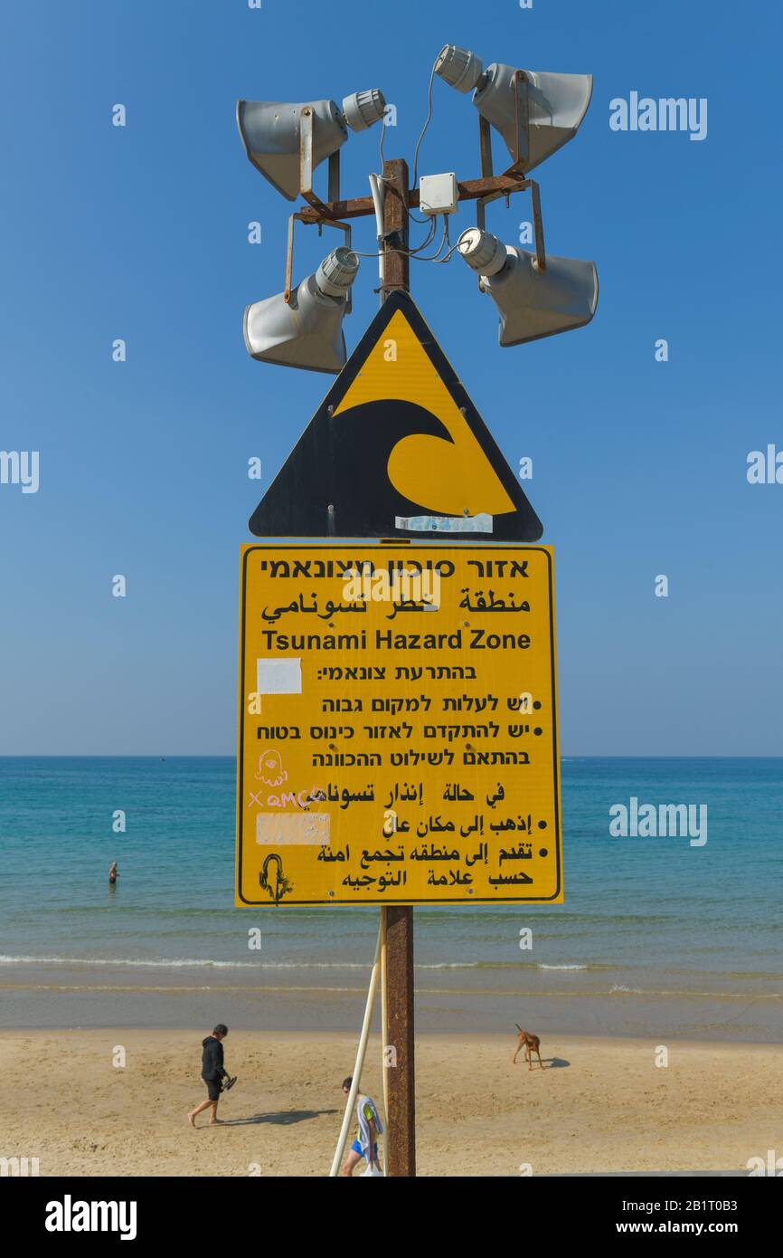 Warnschild Tsunami, Strand, Tel Aviv, Israel Stock Photo