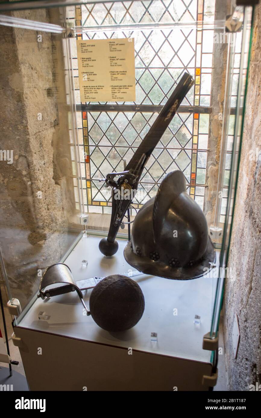 Musée de l'Emperi,Salon-de-Provence : Pistolet à rouet,Pistol with wheellock 16th century Stock Photo