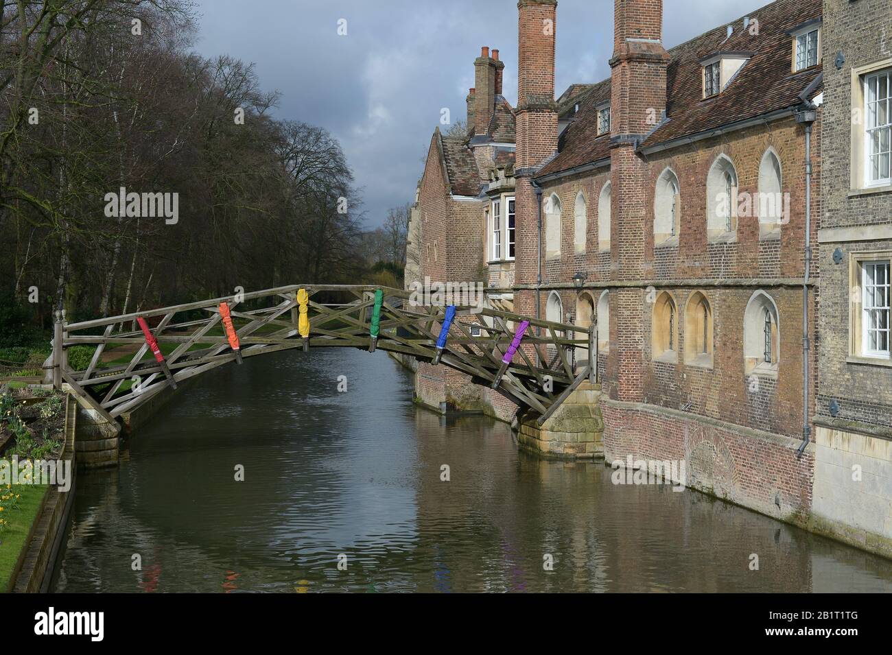 Cambridge England 27th February 2020. Visitors to the City wrap up warm to ride in Punts on the River Cam as snow and sleet cross the UKCambridge Engl Stock Photo