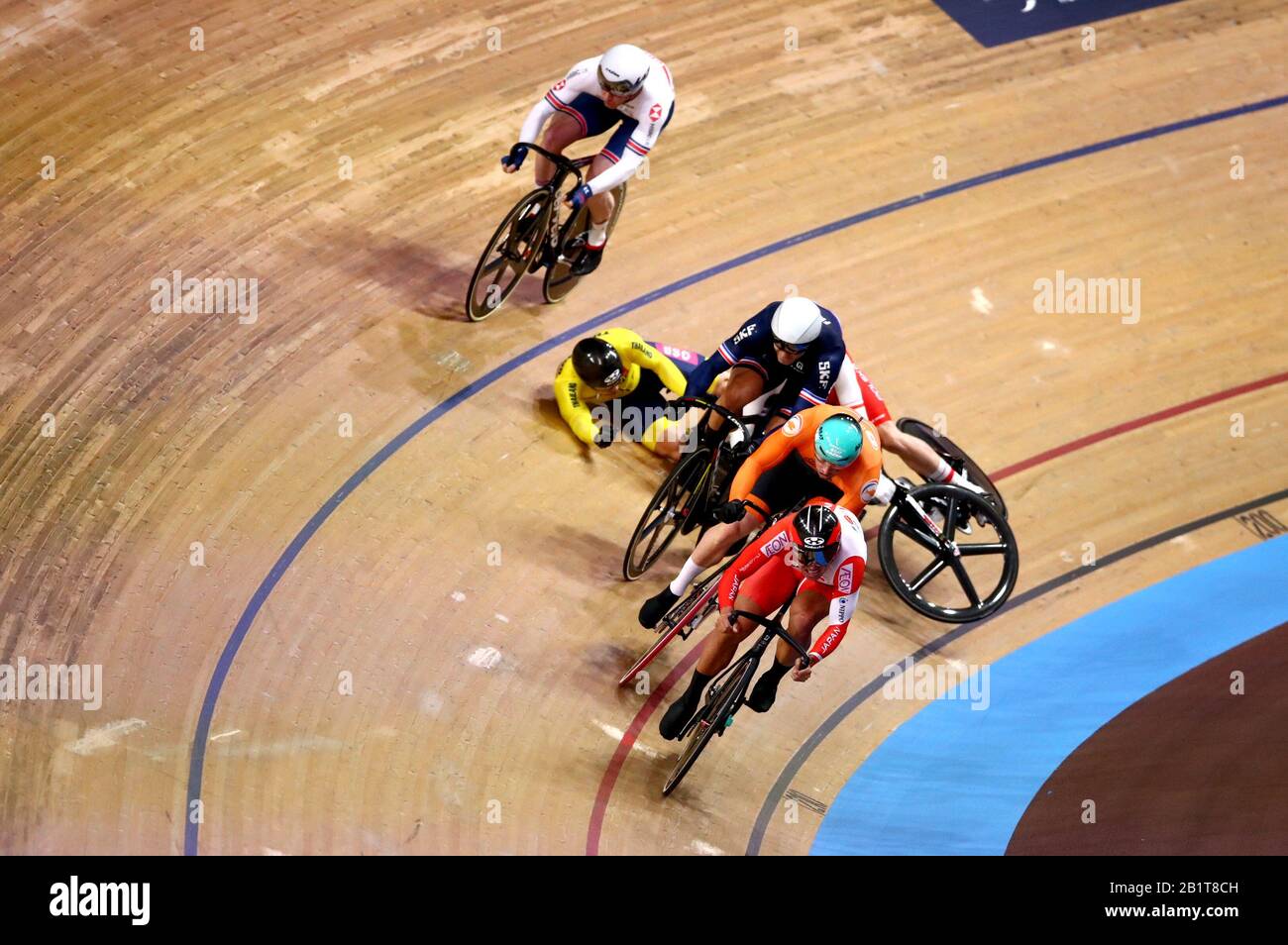 Track Cycling Crash High Resolution Stock Photography And Images Alamy