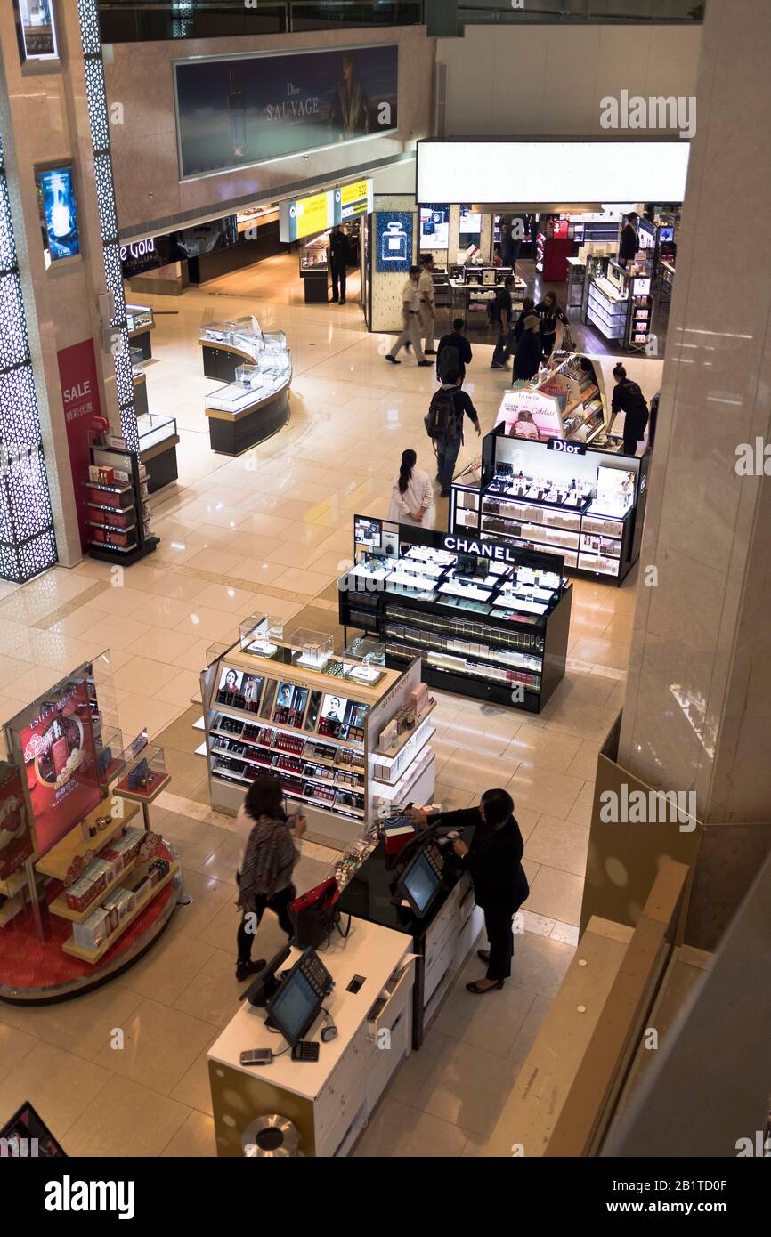 dh United Arab Emirates ABU DHABI AIRPORT UAE Duty free shops shopping mall Stock Photo
