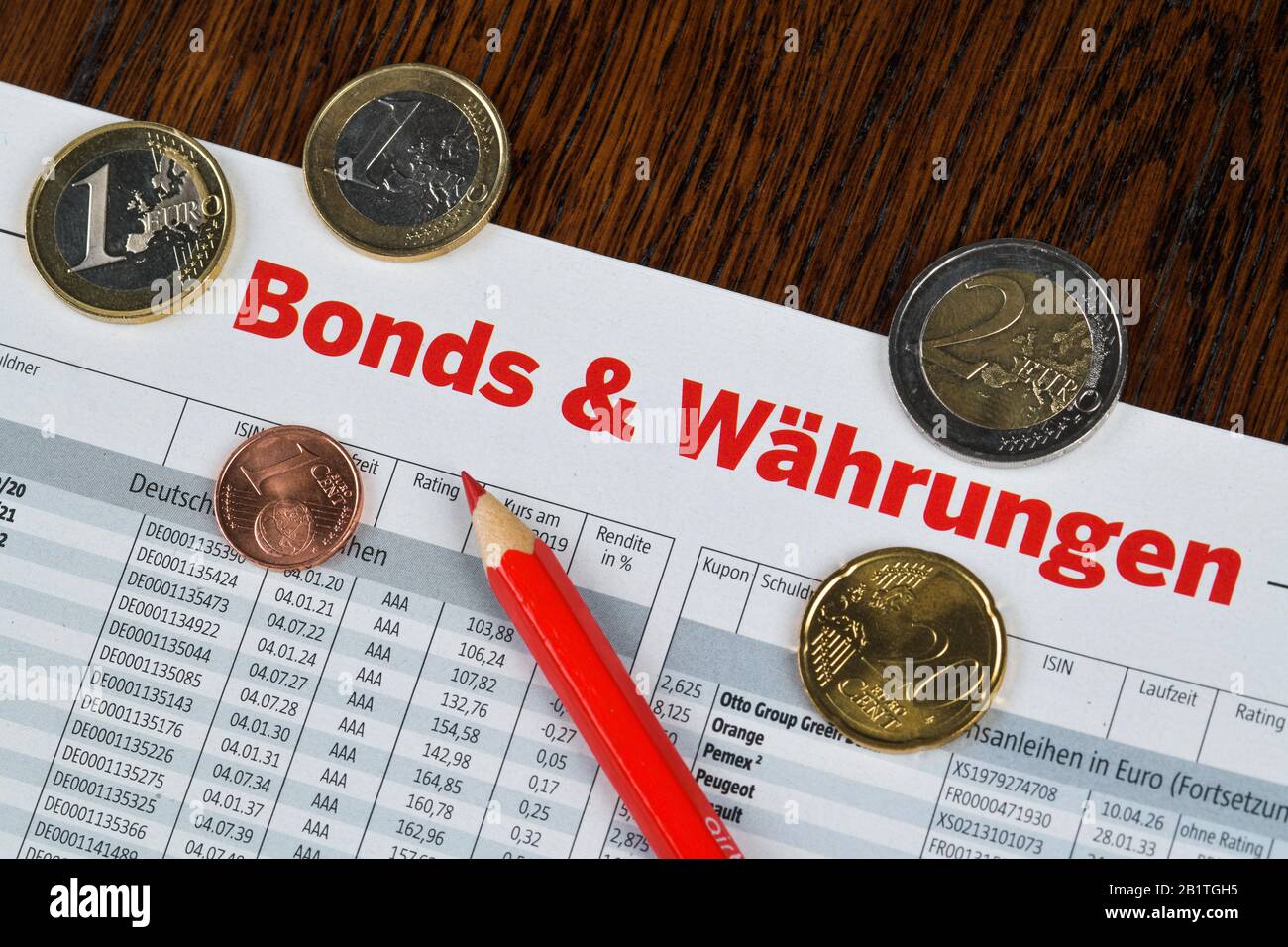 Börseninformation, Zeitung, Bonds und Währungen Stock Photo