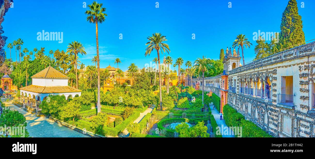 Grotesque gallery hi-res stock photography and images - Alamy