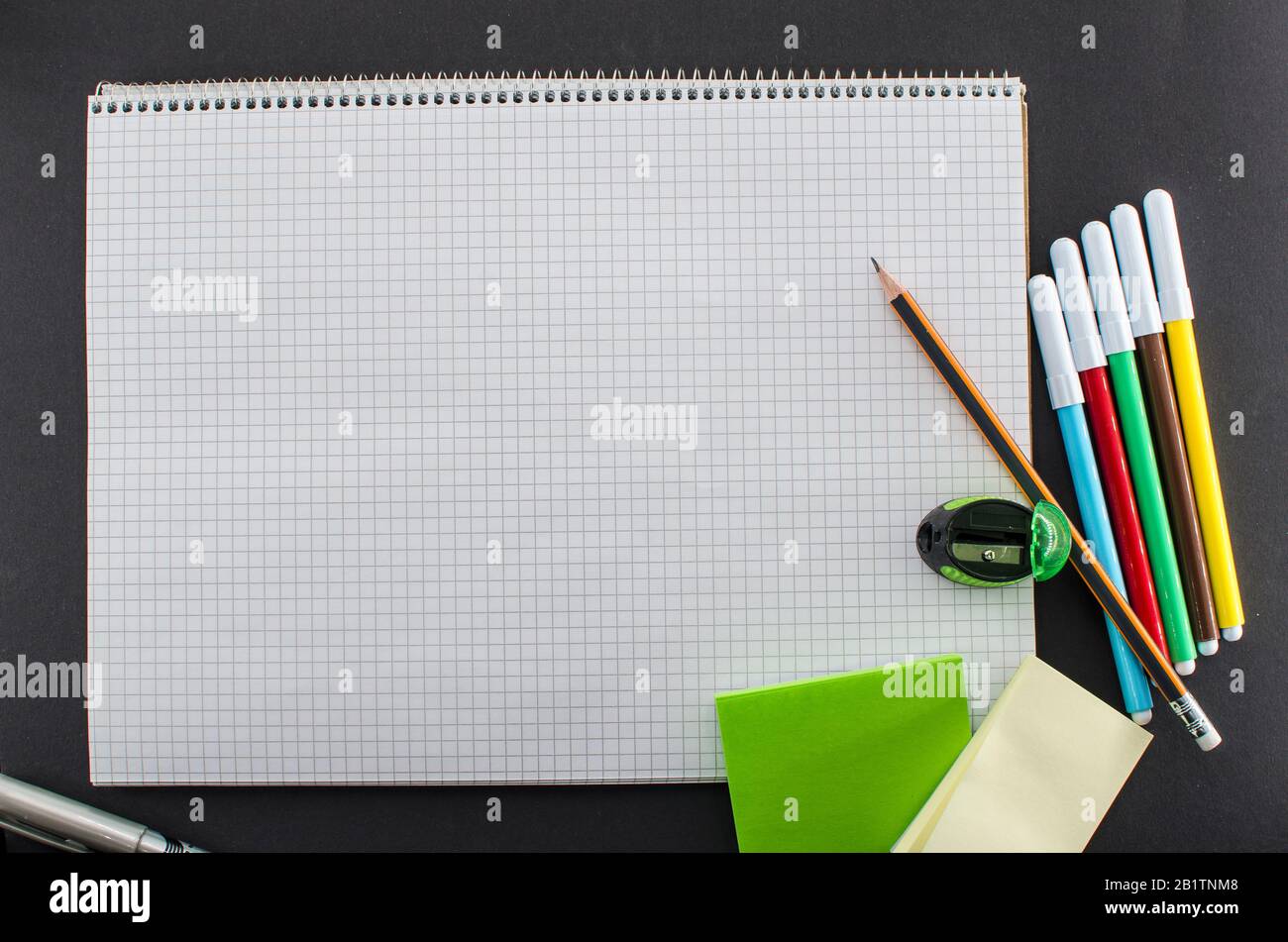 Notepad Tnm Blank notepad with copy space and creative toolkit. School supplies and ...