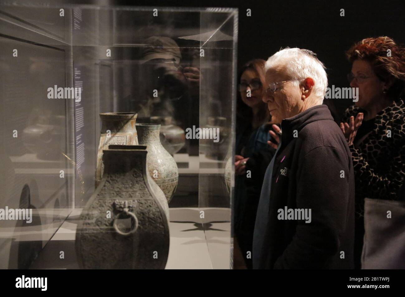 Houston, USA. 26th Feb, 2020. People view Chinese ritual bronzes during a media preview of the exhibition Eternal Offering: Chinese Ritual Bronzes in Houston, Texas, the United States, on Feb. 26, 2020. An exhibition of ancient Chinese bronze artworks will be on display from Feb. 29 to Aug. 9 at Asia Society Texas Center (ASTC) in Houston, ASTC announced on Wednesday night. Credit: Lao Chengyue/Xinhua/Alamy Live News Stock Photo