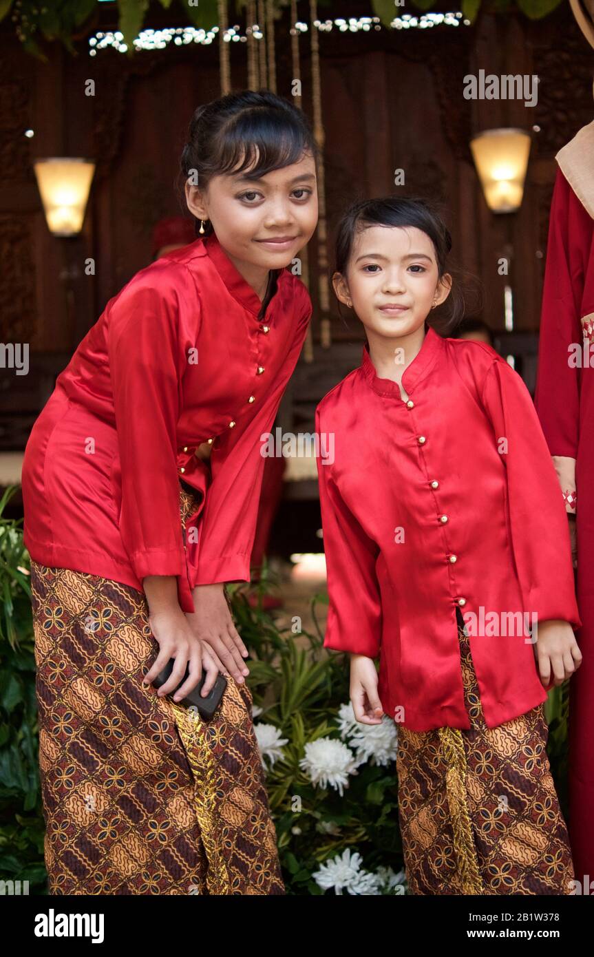 indonesian attire female