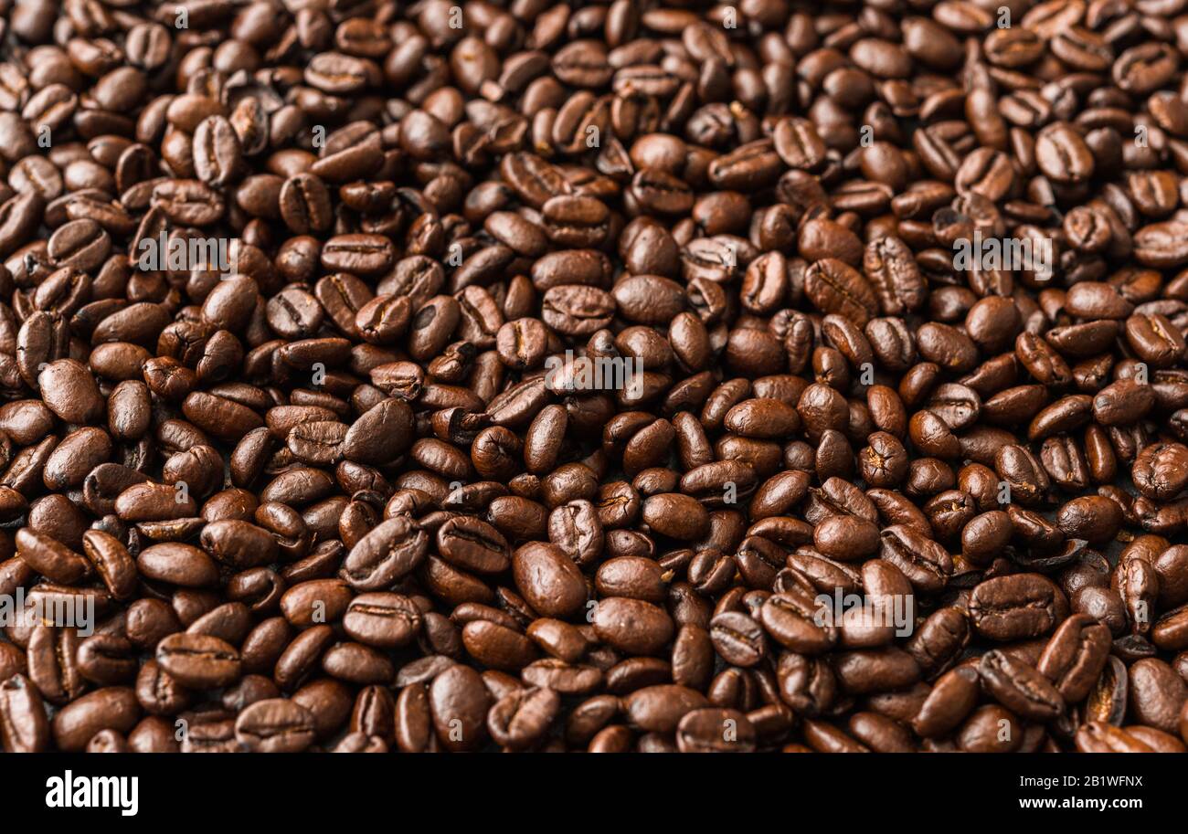 Flat lay food background of roasted coffee beans Stock Photo - Alamy