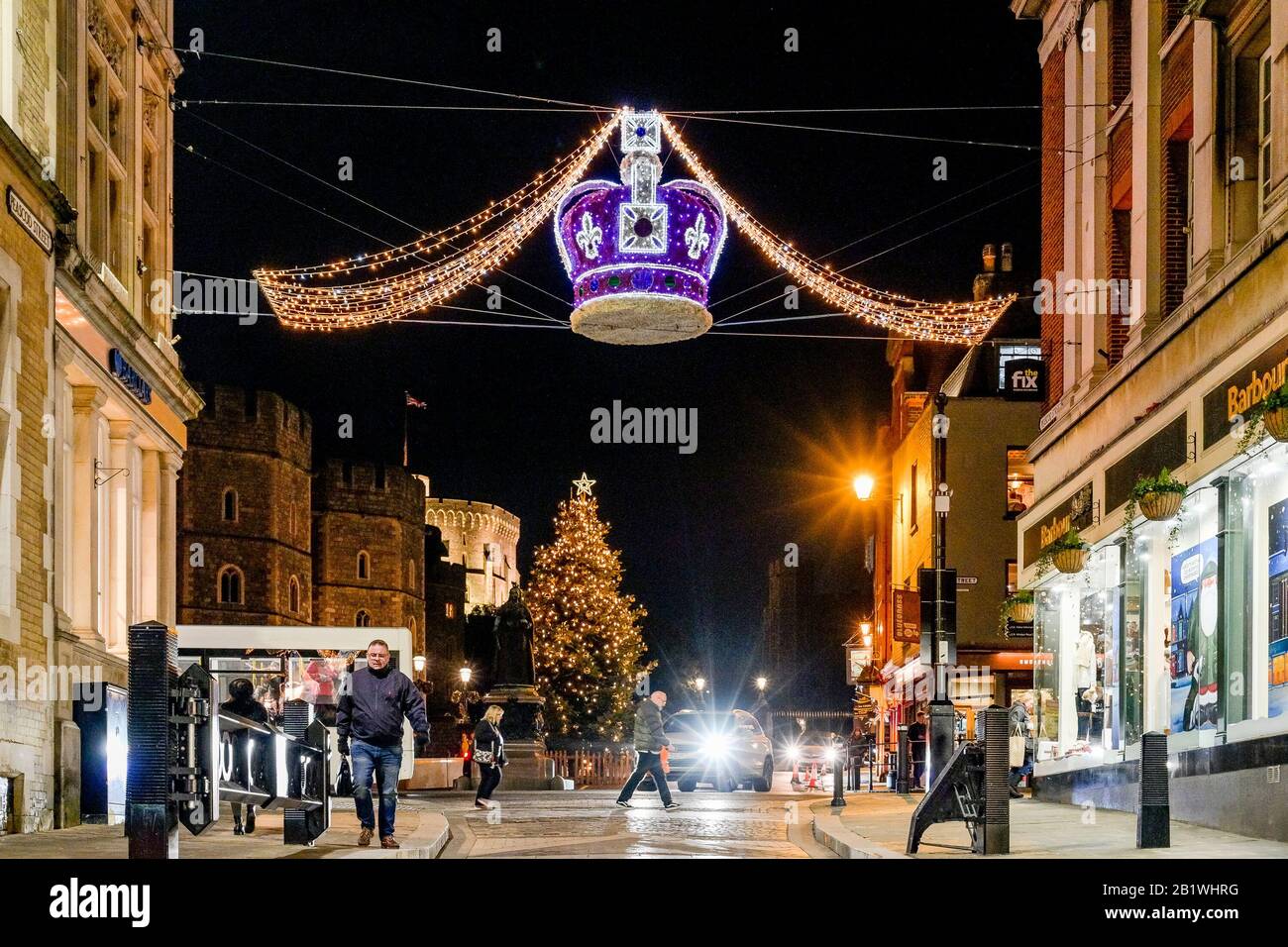 Peascod St, Christmas illuminations, Windsor Castle, Windsor, Berkshire