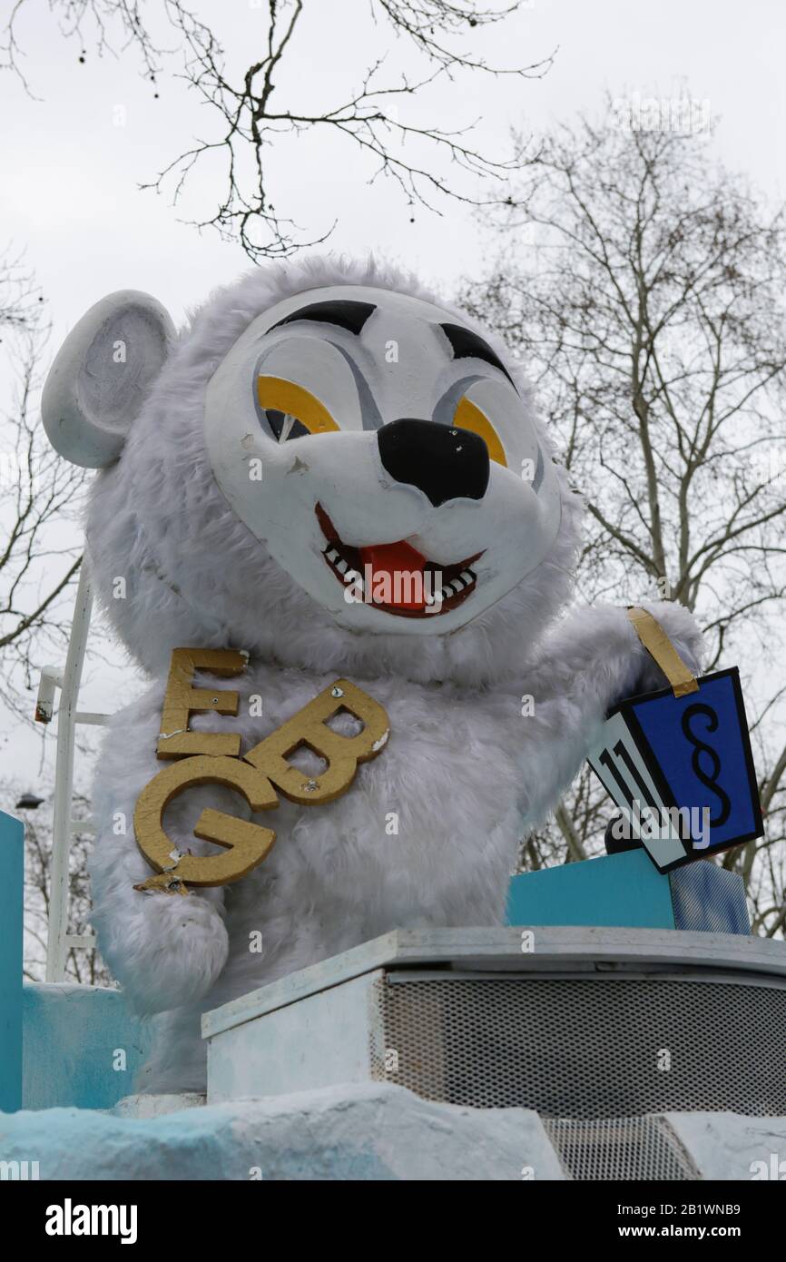 Mainz, Germany. 24th February 2020. A small polar bear is depicted on a float from the carnival club Eiskalte Brueder Gonsenheim 1893 in the Mainz Rose Monday parade. Around half a million people lined the streets of Mainz for the traditional Rose Monday Carnival Parade. The 9 km long parade with over 9,000 participants is one of the three large Rose Monday Parades in Germany. Stock Photo