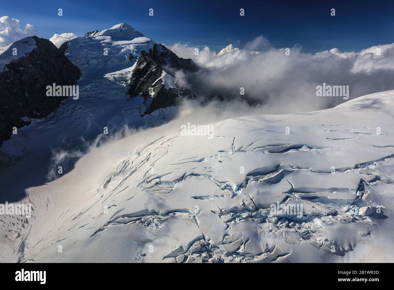 Cirques geomorphology hi-res stock photography and images - Alamy