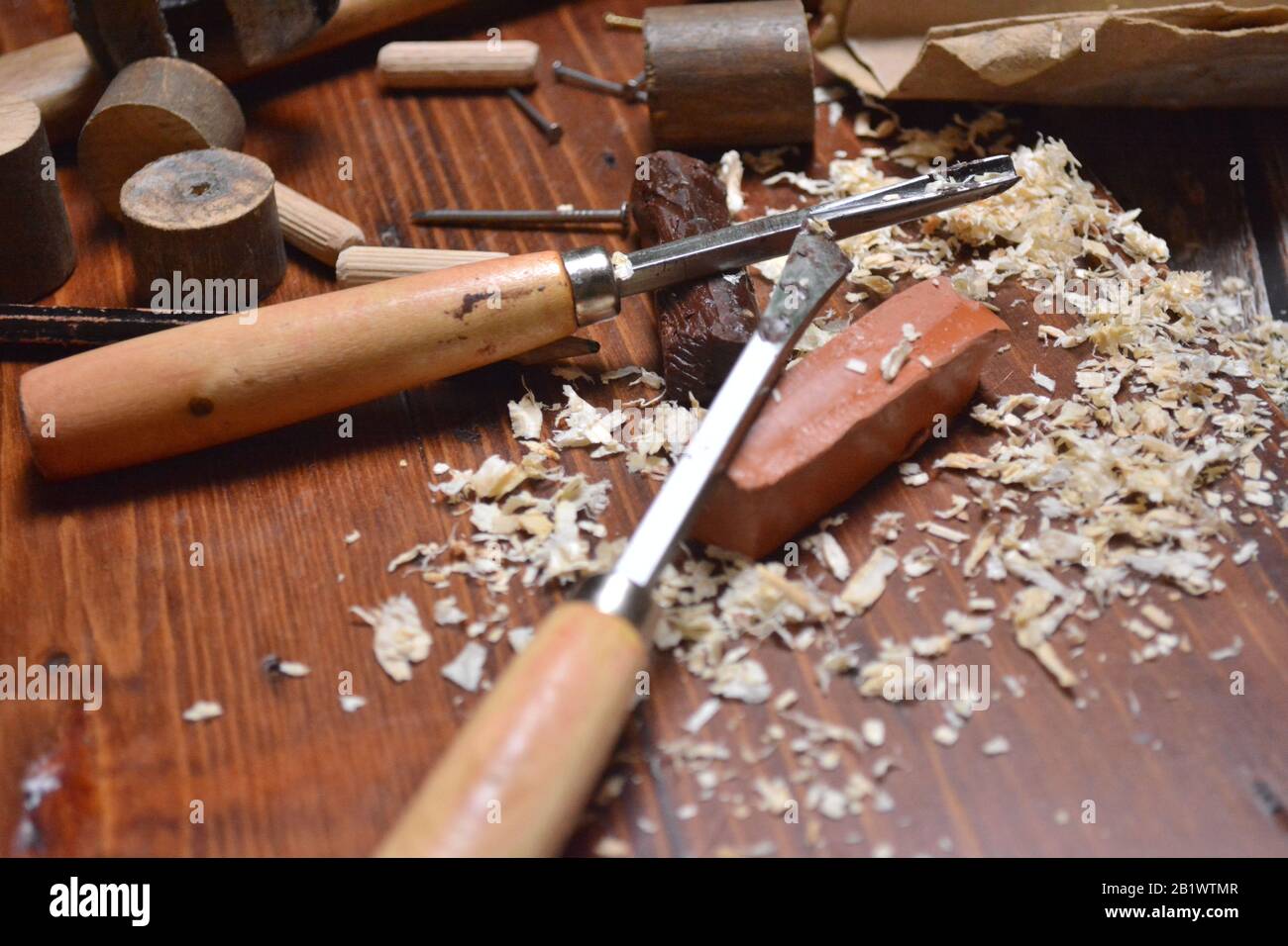 attrezzi da falegname e per restauro materiale in legno Stock Photo