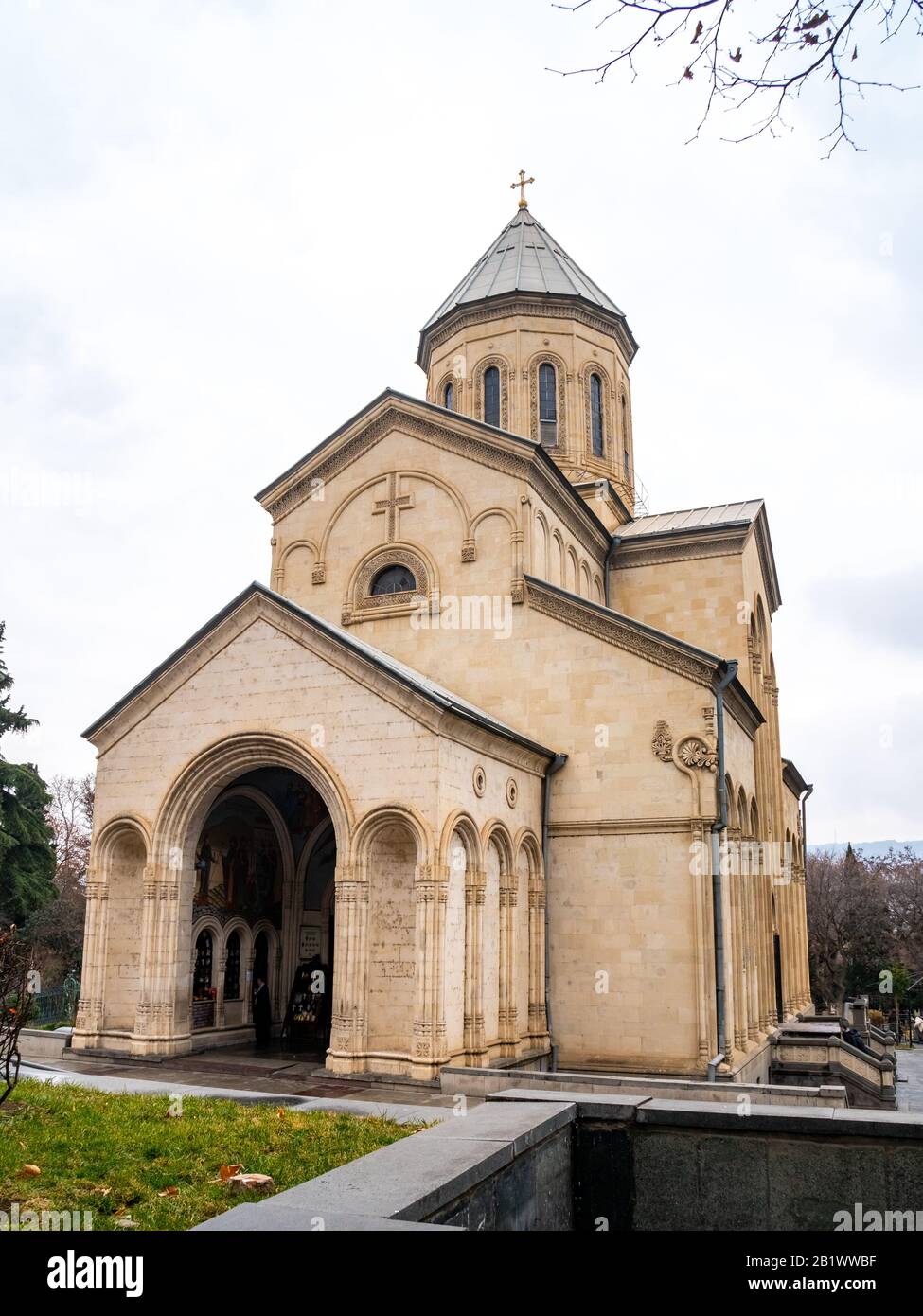 View on Kashveti Church of St. George on Shota Rustaveli Avenue, Tbilisi Stock Photo