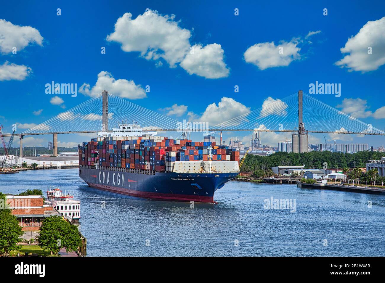 Massive logistics hi-res stock photography and images - Alamy
