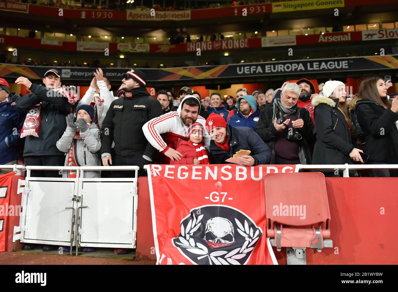 Olympiacos Fans High Resolution Stock Photography and Images - Alamy