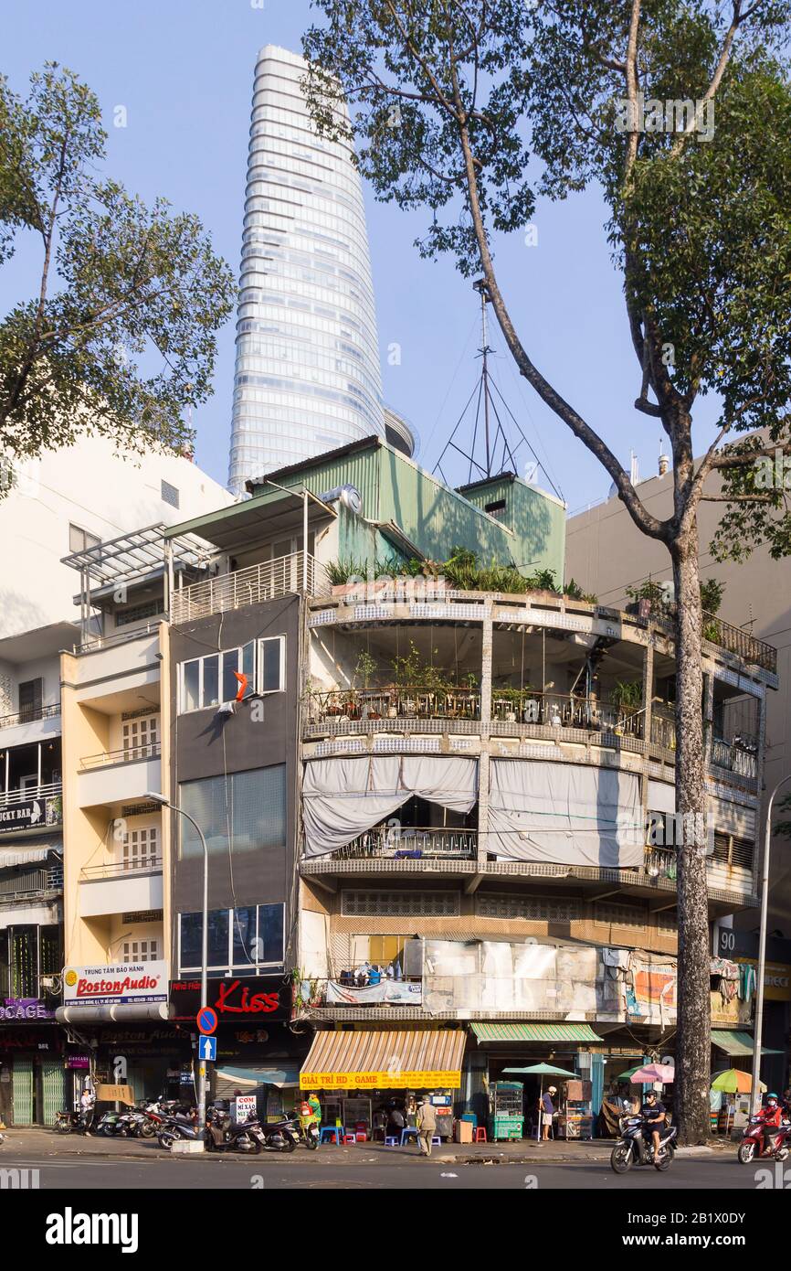 Saigon (Ho Chi Minh City) old and new - An old building in Saigon with