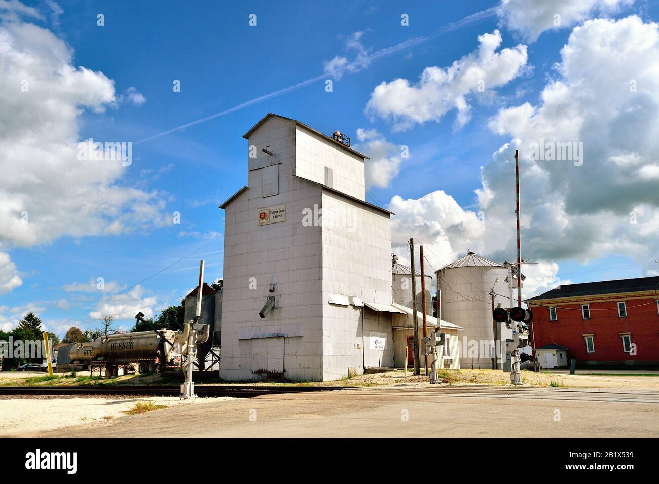 Blue grain elevators hires stock photography and images Alamy