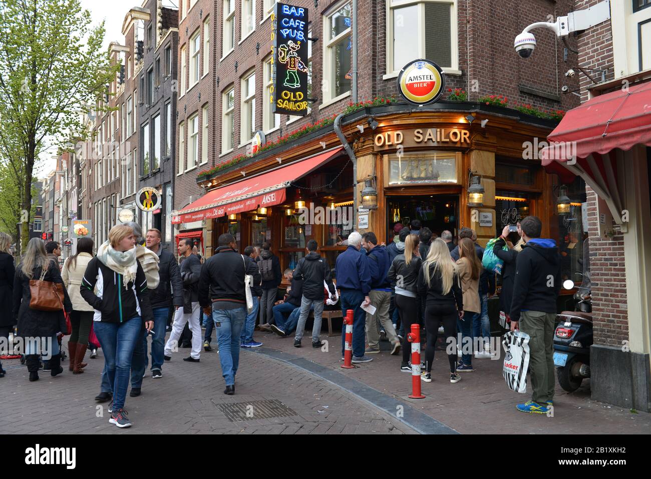 Pub 'Old Sailor', Oudezijds Achterburgwal, Amsterdam, Niederlande Stock Photo