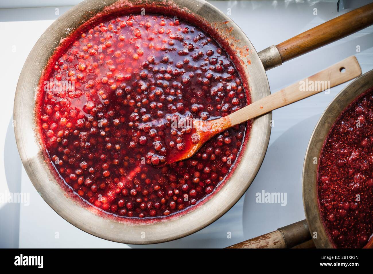 Harvesting basins hi-res stock photography and images - Alamy